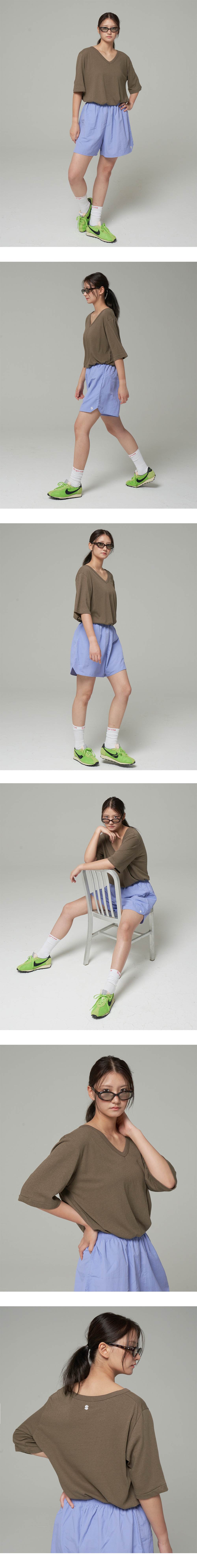 [SAAI] 루즈핏 브이넥 티셔츠 카키 상세 이미지 1