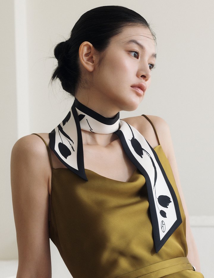 [아비나펠르] 블룸 롱트윌리 실크 스카프 - 크림