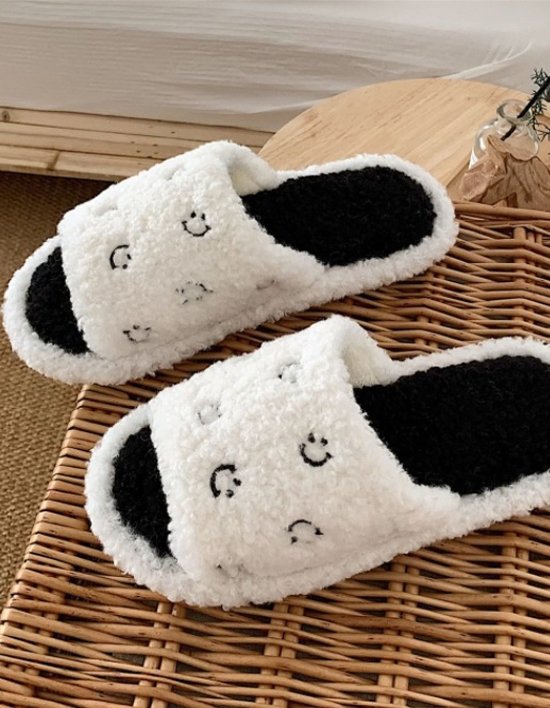 [홈모먼트] 양털 슬리퍼 6종 (택1)