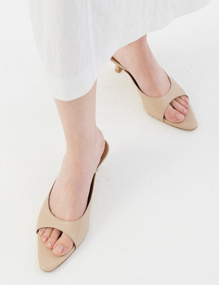 [시야쥬] 카르멘 헤리티지 레더 뮬_스킨 베이지(SIAC3078)