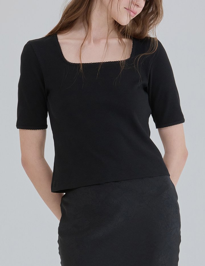 [라벤더앤오트] 레이스 스퀘어넥 탑 (블랙)