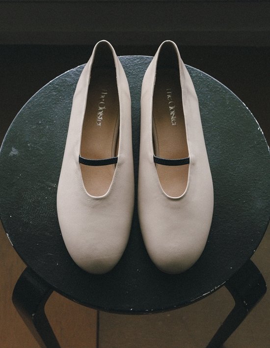 [더클로이스터] 글로브 플랫 (4 Colors)