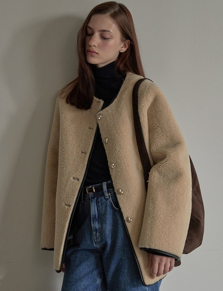 [비뮤즈맨션] 시어링 무스탕 하프 코트 베이지