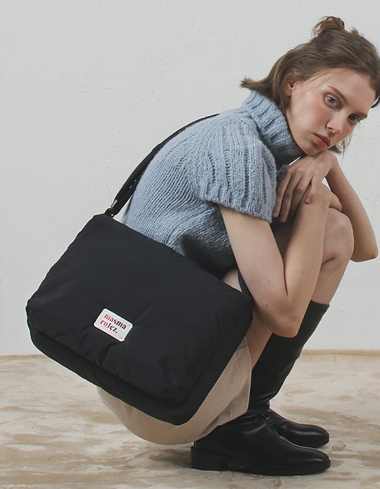 [마스마룰즈] 라지 플럼피 데일리 크로스백 _ 블랙 (단품)