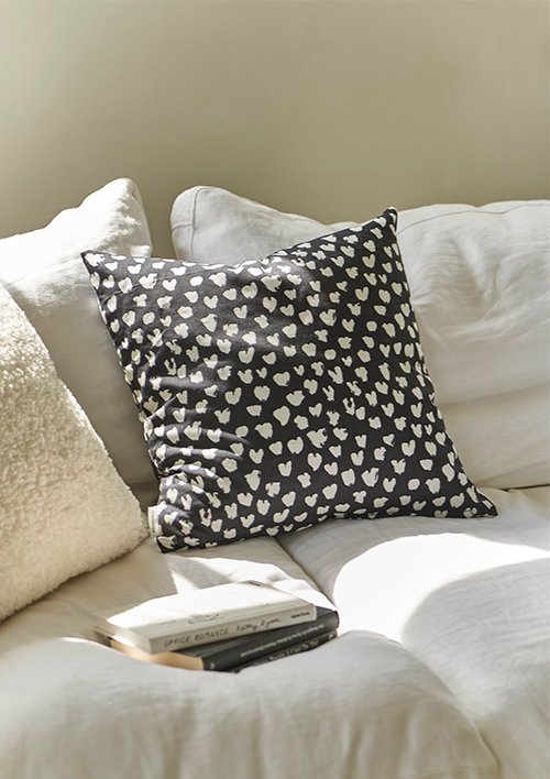 [데코뷰] 블랙 미니 하트 쿠션커버_블랙미니하트