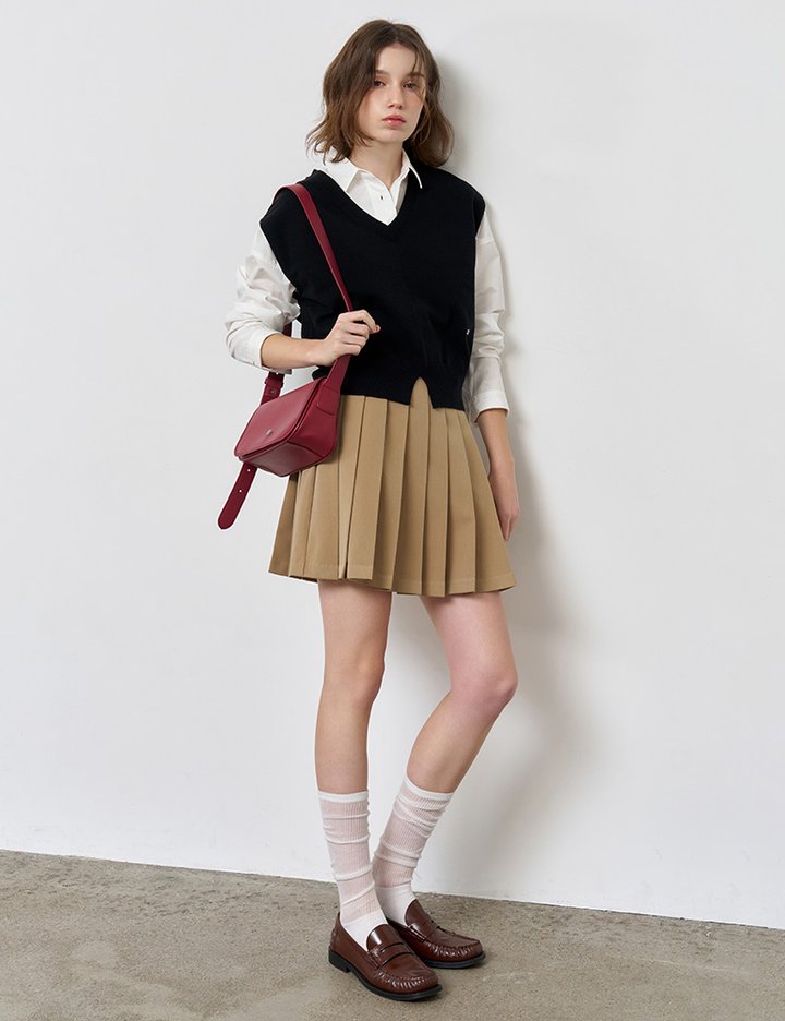 [제너럴아이디어] 에센셜 루즈핏 베스트 BLACK / WBE1L06523