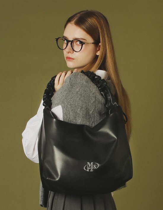 [마스마룰즈] 레더 투웨이 셔링 호보백 _ 블랙 (단품)