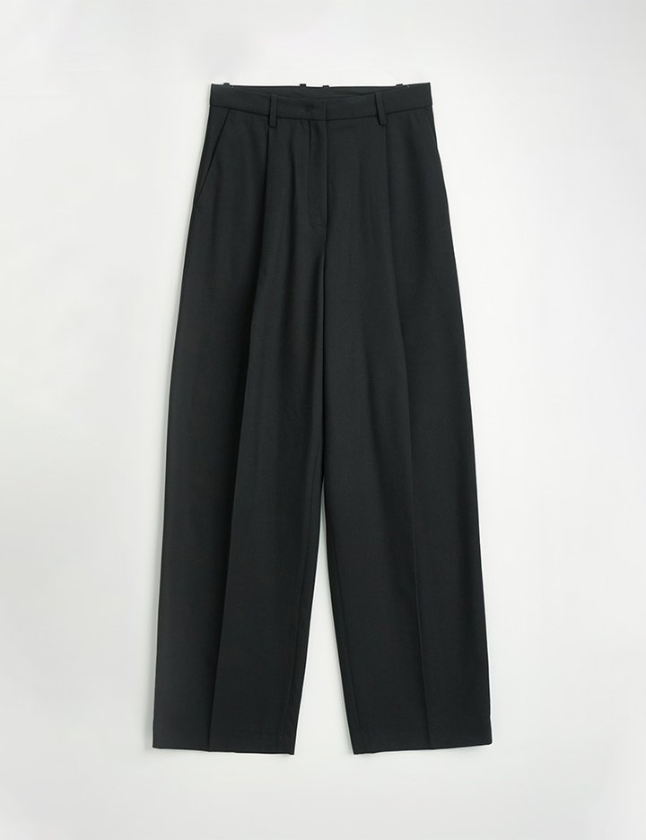 [매그제이] 클래식 턱 트라우저 - 블랙