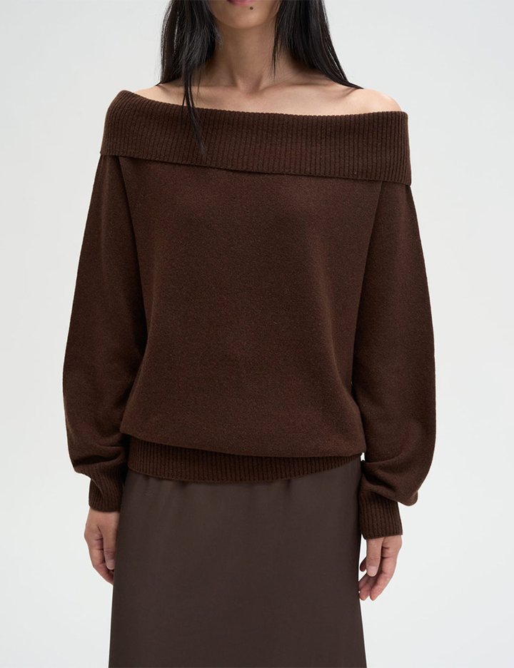 [매그제이] 오프 숄더 루즈 니트 - 브라운