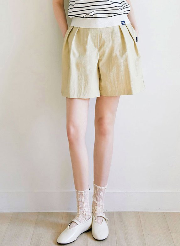 [슬로우롤리] 핀턱 쇼츠 팬츠 - 베이지