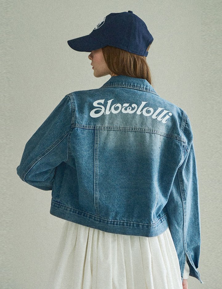 [슬로우롤리] 워싱 데님 레터링 자켓 - 미드 블루
