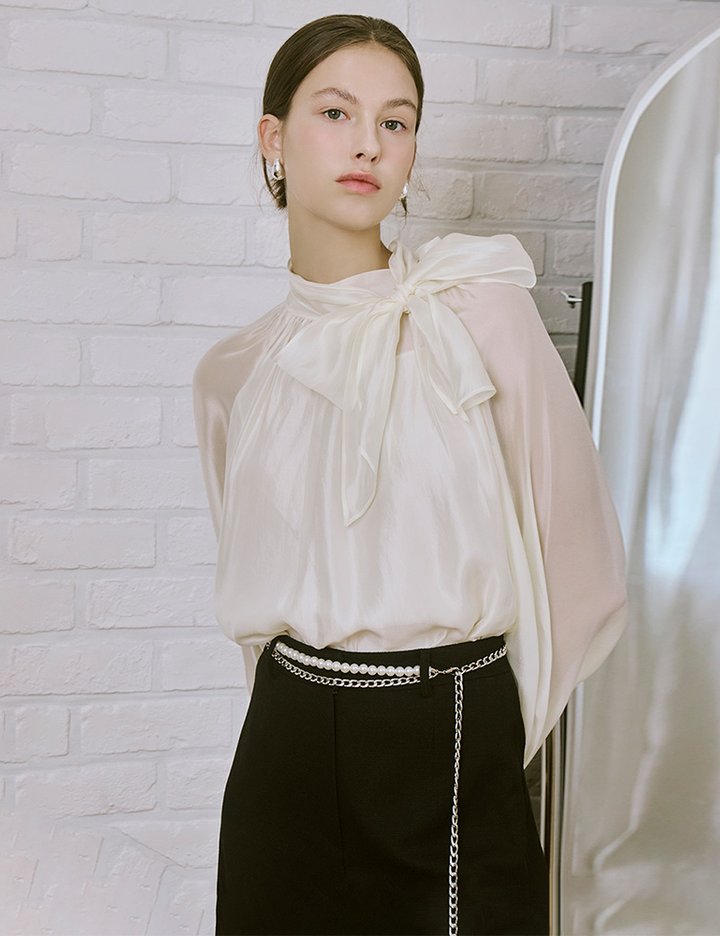 [샤틴] 리본 타이 셔링 블라우스 S253B264