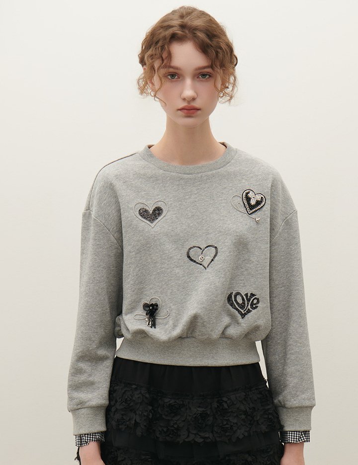 [샤틴] 하트 비즈 아플리케 맨투맨 S253B551_2컬러 (택1)