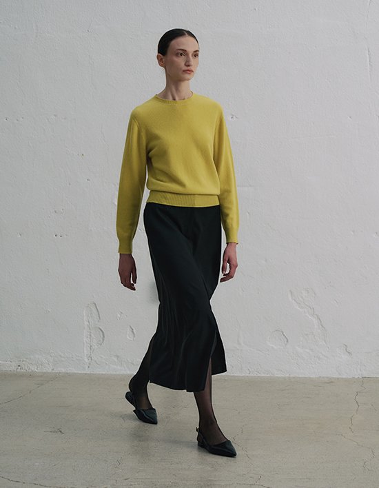 [앤클라인]H라인 슬릿 스커트 O5HW001