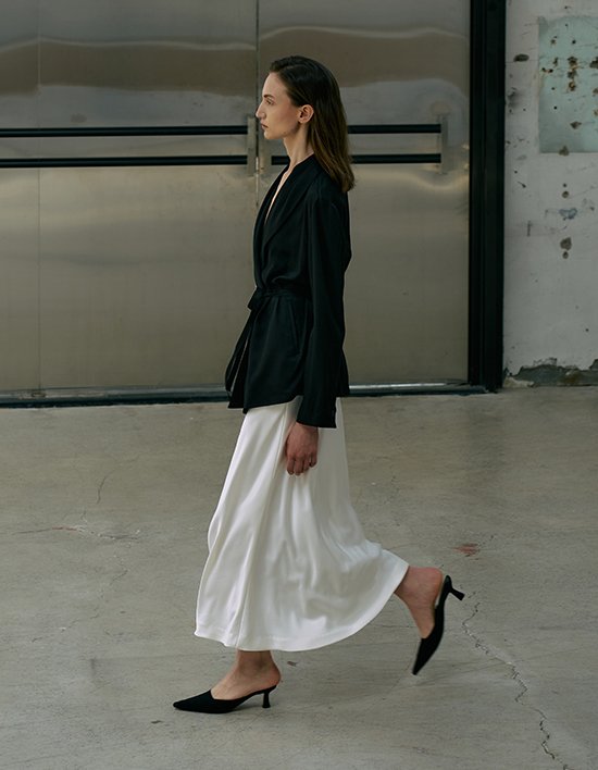 [앤클라인]새틴 롱 스커트 O5HW002