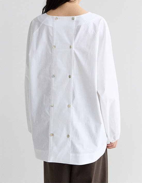 [고드나트] 백 버튼 커브 밴딩 블라우스(아이보리)