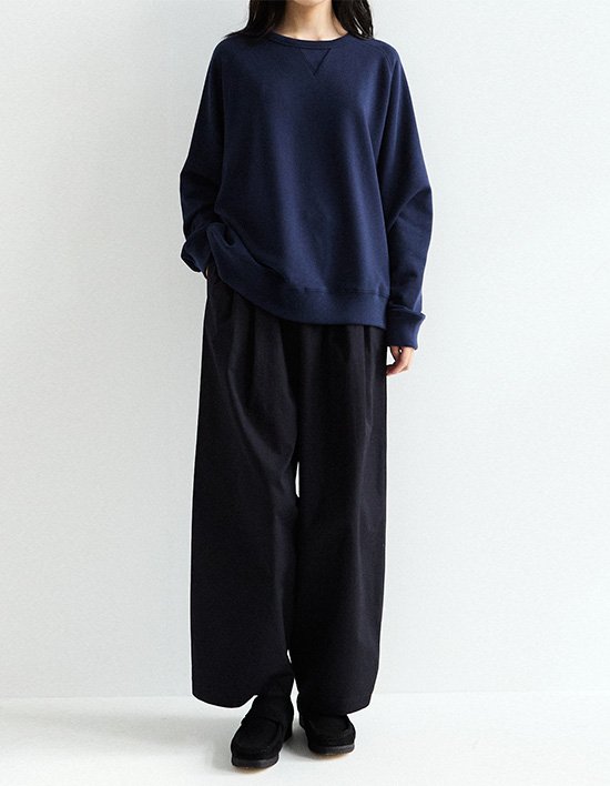 [고드나트] 커브드 패널 베트윙 스웨트셔츠(네이비)