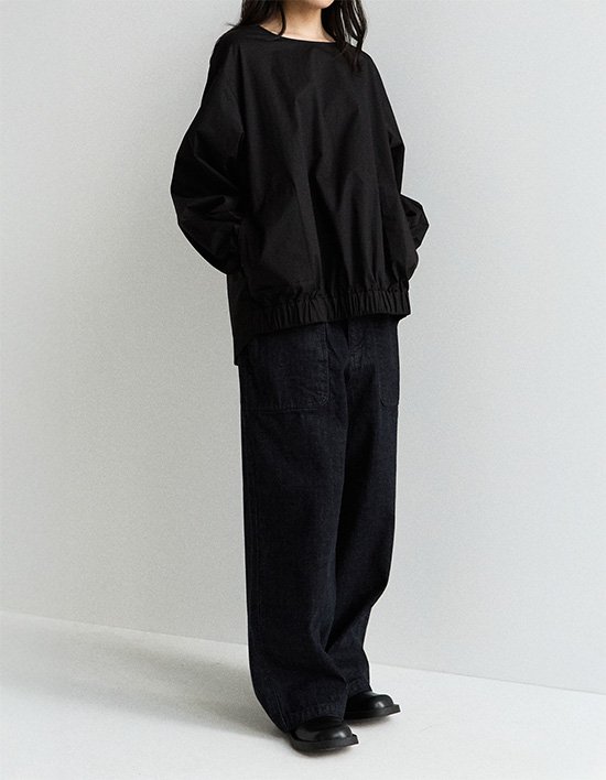 [고드나트] 백 버튼 커브 밴딩 블라우스(블랙)