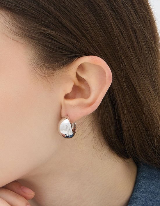 [이에르로르] 페블 실버(W) 청키 원터치 귀걸이 (WHITE)