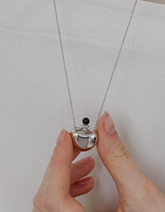 [바이이에르] (W) 퍼퓸 러브 목걸이 (WHITE)