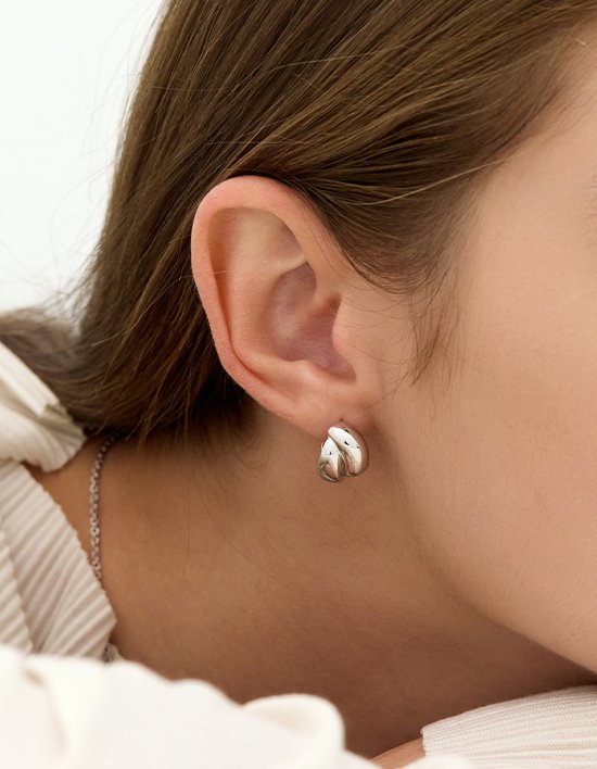 [이에르로르] 플럼프 트위스트 실버(W) 원터치 귀걸이 S (단품)