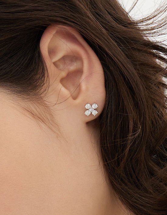 [이에르로르] 에센스 실버(W) 모이사나이트 배인 귀걸이 (WHITE)