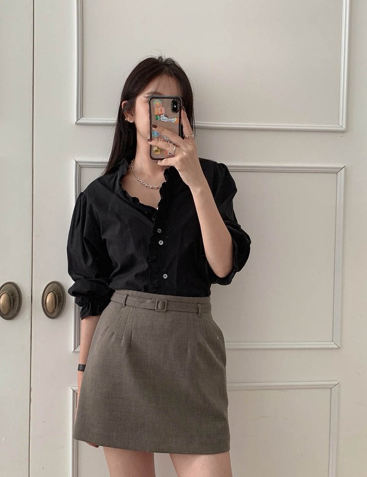 [그노노이] 디어 프릴 블라우스 (Black)