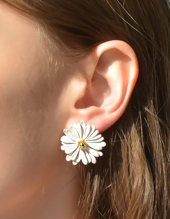 [다나버튼] 데이지꽃 스터드 이어링