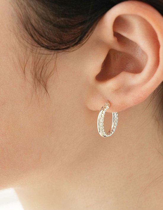 [다나버튼] 심플 트위스트 에픽 이어링