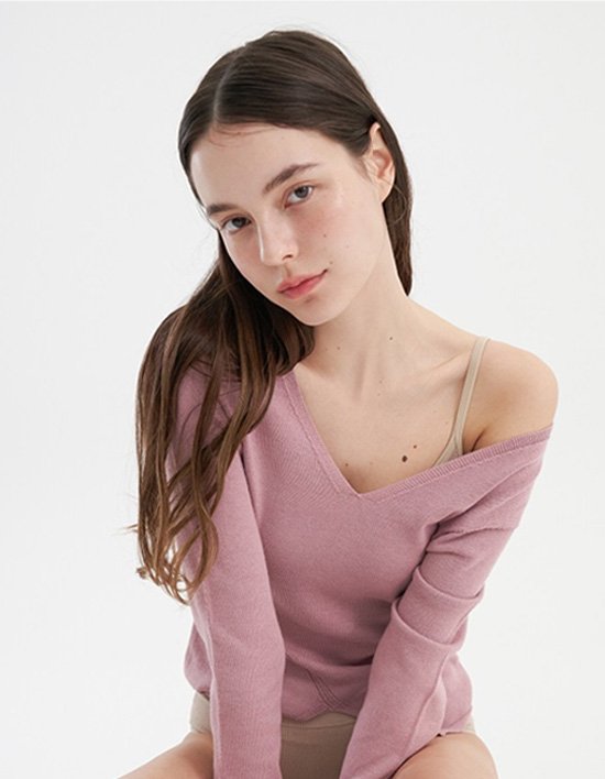 [세컨스킨] 3D 홀가먼트 V 넥 밑단 트임 니트 탑 2종 (택1)