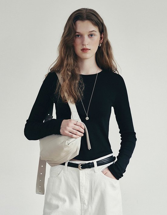 [로에일] 세미 크롭 슬림 라운드 티셔츠 - 블랙