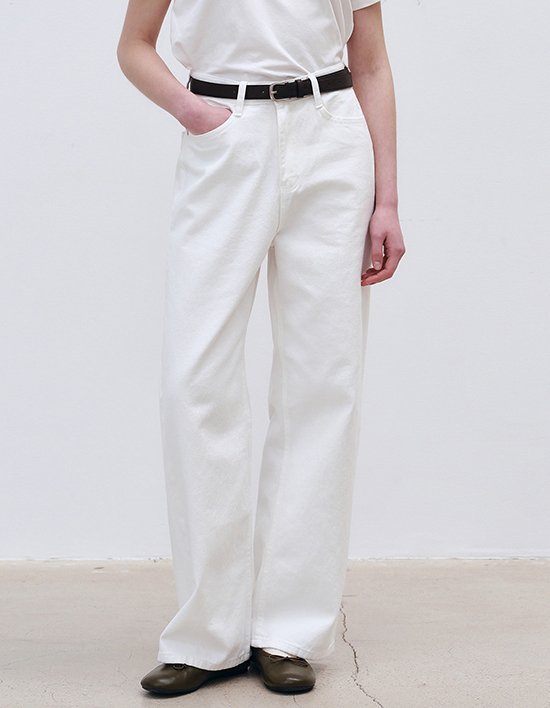 [로에일] 세미 와이드 화이트 데님 팬츠