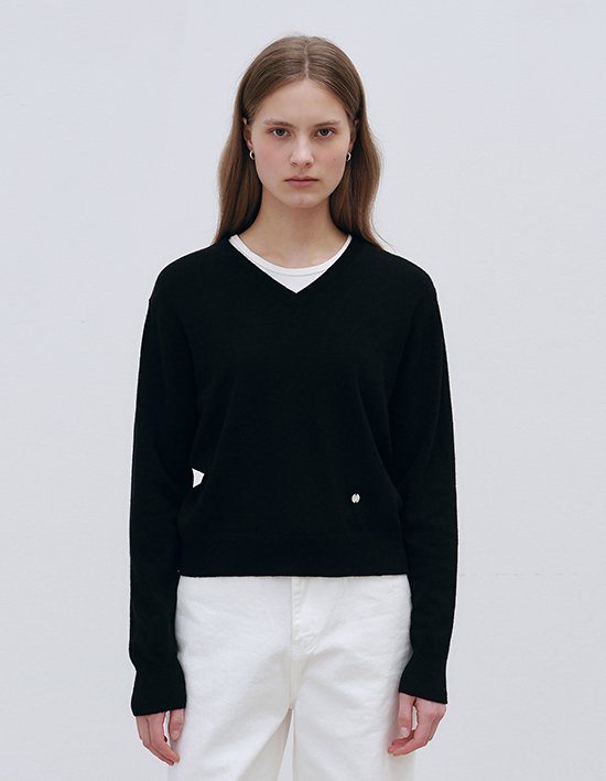 [로에일] 베이직 라인 브이넥 니트 - 블랙