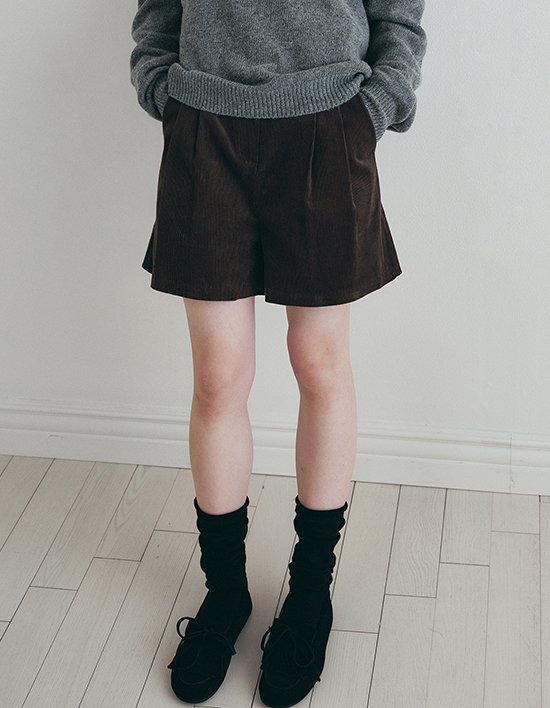 [로에일] 핀턱 코듀로이 하프 팬츠 - 브라운