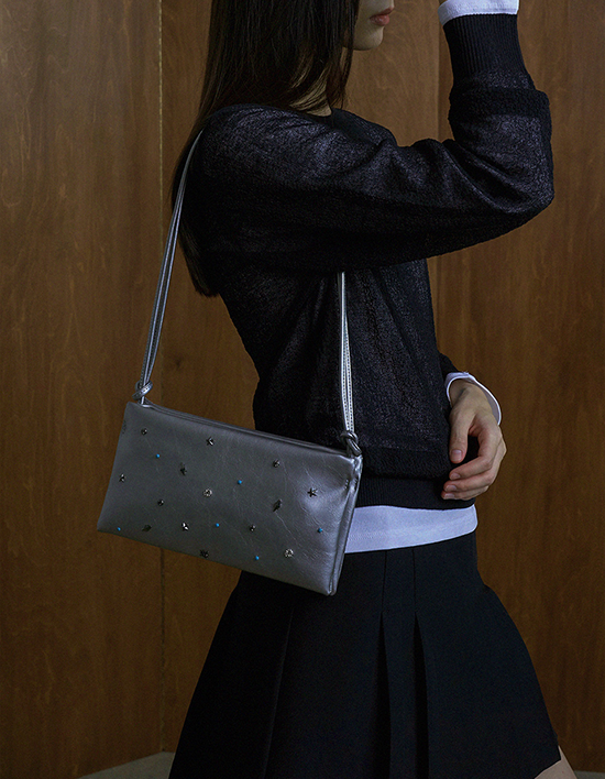 [콰니] 투 포켓 스터디드 백 2color (택1)