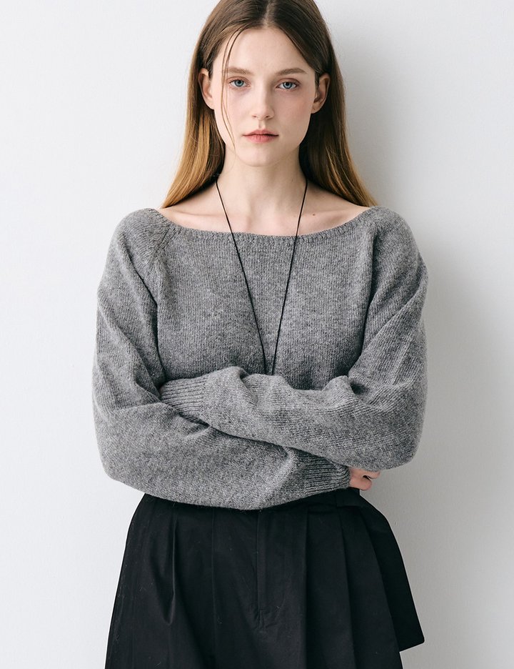 [로르서울]알파카 루즈핏 보트넥 니트_GIKT250604