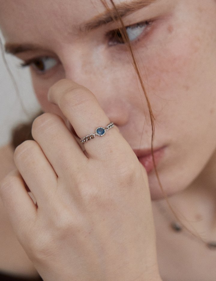 [메리모티브] 네이비 크리스탈 팬던트 체인 반지