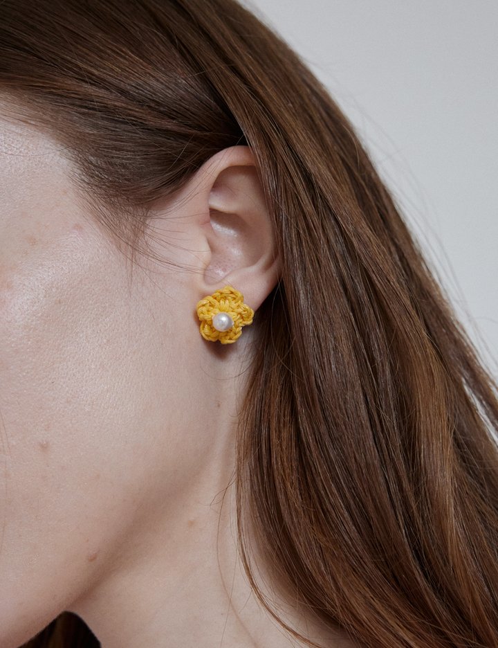 [메리모티브] 스프링 플라워 진주 귀걸이 (옐로우) (단품)