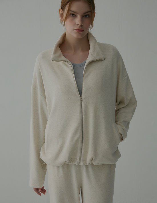 [em] E13 코지 하이 넥 집업_오트밀