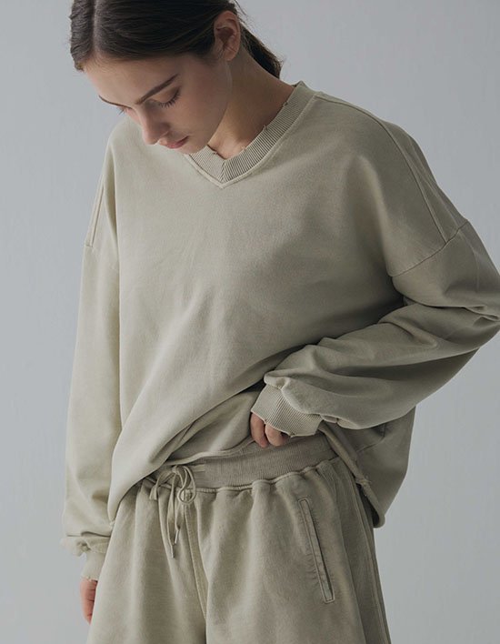 [em] E11 피그먼트 스웻 셔츠_샌드 베이지