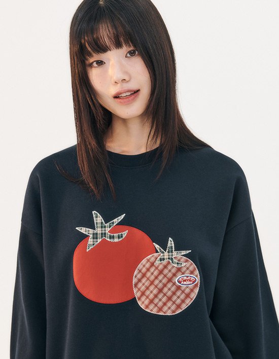 [엠블러] Tomato 아플리케 자수 맨투맨 티셔츠 AMM1319 네이비 (택1)