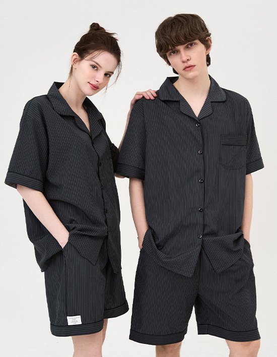 [도씨] 실크핏 모던 반팔 반바지 커플 잠옷 세트_