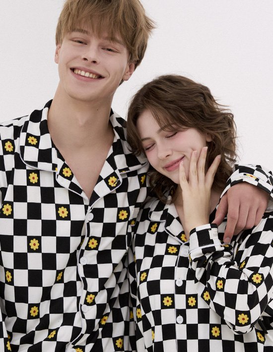 [도씨] 소프킨 플라워체커 긴팔 커플 잠옷 세트