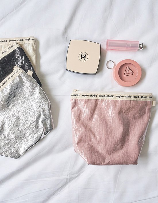 [에이와이오스튜디오](1+1 세트) 로고 글로시 티파우치 골라담기 5종(택1)_APO300