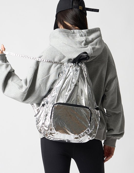 [에이와이오스튜디오] 로고 글로시 스트링 백팩 3종 (택1)