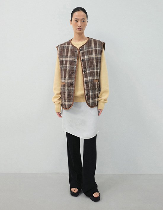 [ONE] 바니시 퀼팅 베스트