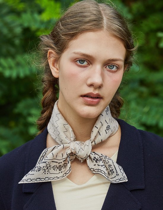 [아나메종] 텍스트 프롬 아이보리 실크울 쁘띠스카프 (텍스트 프롬 아이보리)