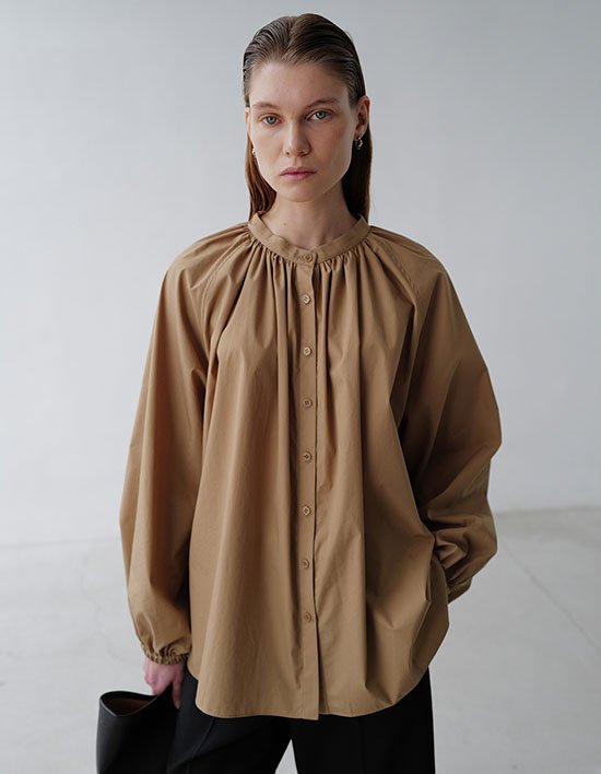 [로웨]오버사이즈 셔링 블라우스_베이지