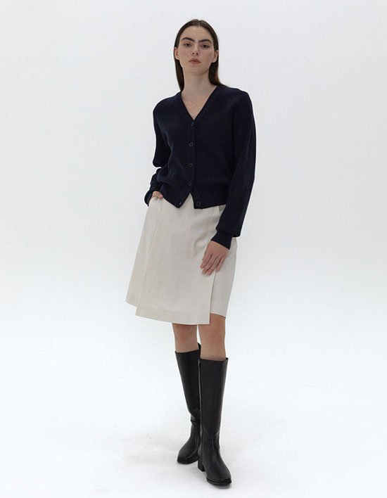 [38컴온커먼] 21AU 브이넥 라인 립 가디건 (네이비)