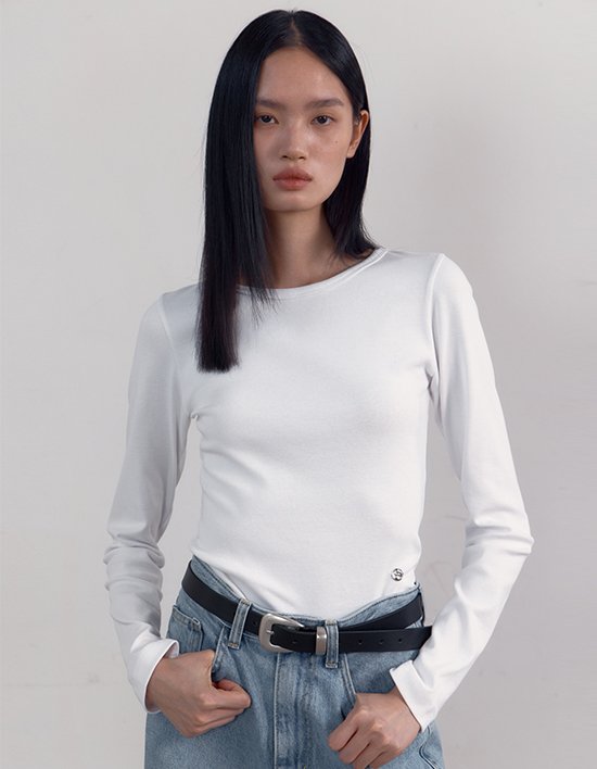 [38컴온커먼] 심볼 슬림 롱 슬리브 티셔츠 (화이트) (11/14 예약배송)